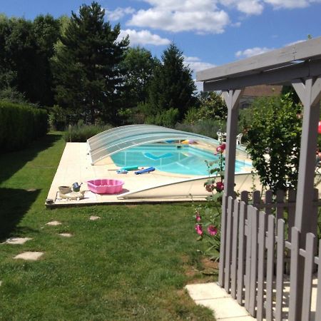 Studio Avec Piscine Privee Jardin Clos Et Wifi A Saint Jean D'Angely Exterior foto