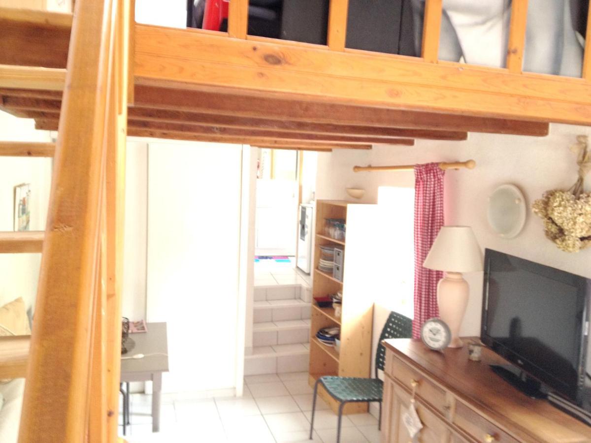 Studio Avec Piscine Privee Jardin Clos Et Wifi A Saint Jean D'Angely Exterior foto